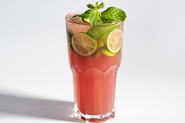 STRAWBERRY RHUBARB NOJITO